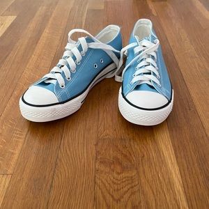 Blue converse